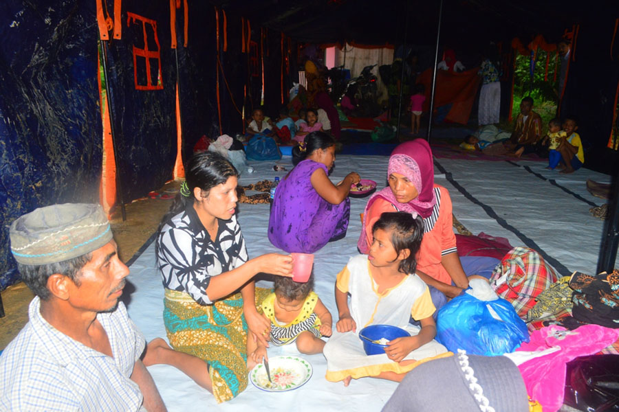 Ketinggian Banjir Langkahan 4 Meter, Warga Dievakuasi